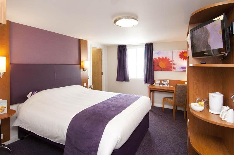 Premier Inn Crewe Nantwich Exterior foto